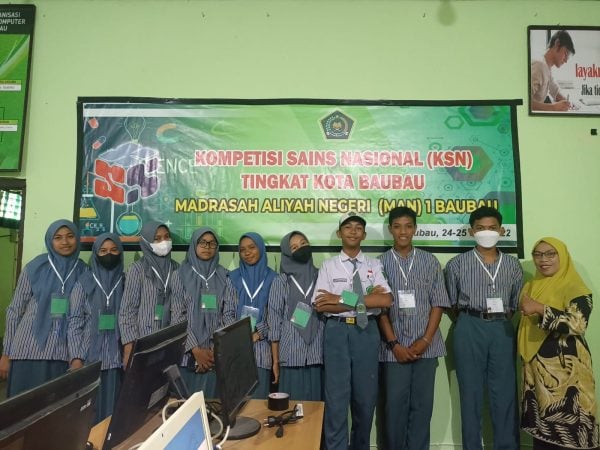Sembilan siswa MAN 1 Baubau bakal berlaga di ajang Kompetisi Sains Nasional (KSN) tingkat Provinsi. (Foto: Suari)