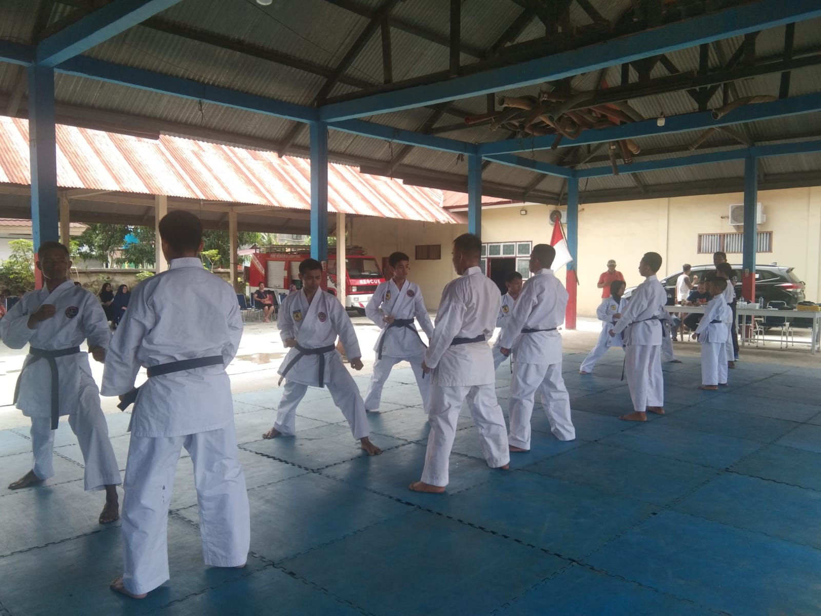 Puluhan Karateka Mengikuti Kenaikan Sabuk di Inkanas Yudha Brama Jaya. (Foto: Asmar)