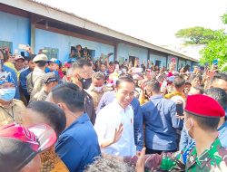 Presiden Menyapa Warga Baubau di Pasar Wameo