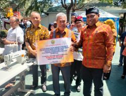 Pemkot Baubau Bagi-bagi Bansos BBM