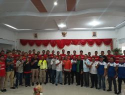 Target Juara Satu, Cabor Sepak Bola Dilepas Wakil Bupati Muna