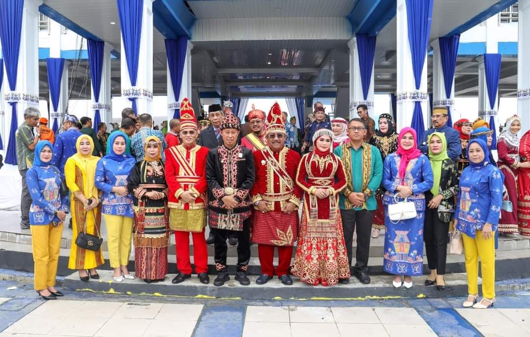 Pj. Sekretaris Daerah Sultra, Asrun Lio mewakili Gubernur Provinsi Sulawesi Tenggara (Sultra) H. Ali Mazi menghadiri upacara peringatan hari jadi ke-19 Kabupaten Bombana tahun 2022, di Rumbia, 18 Desember 2022. (Foto Istimewa)