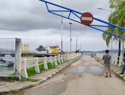 Pelayaran Feri Baubau-Waara Dihentikan Sementara Akibat Cuaca Buruk