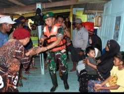 Pangdam XIV/Hasanuddin Berikan Perhatian Besar Kepada Korban Bencana Banjir