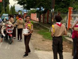 Pramuka Gudep Sibarata SMAN 4 Baubau Berbagi Takjil