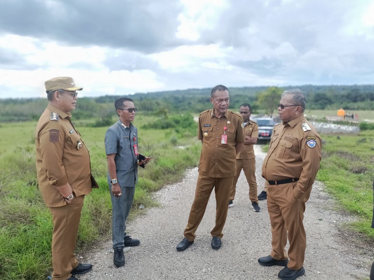 KOLABORASI: WALI Kota Baubau, H Yusran Fahim (HYF) berkunjung ke Buton Selatan (Busel), Selasa (8/7). Kunjungan orang nomor satu di Baubau tersebut disambut Bupati Busel, H Muhammad Adios.(IST)